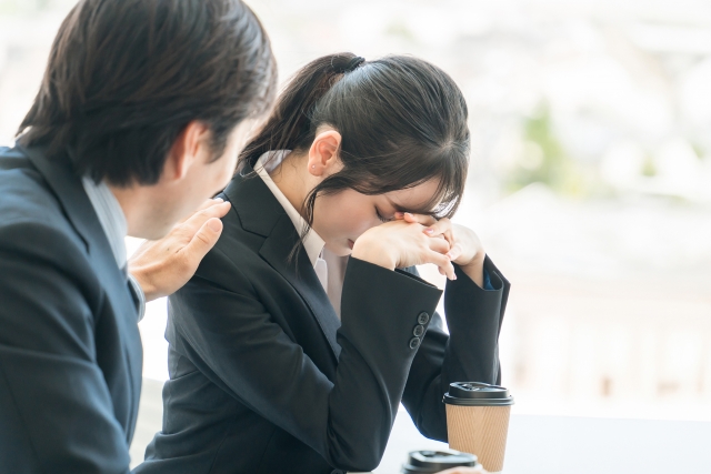 ストレスで悩む女性